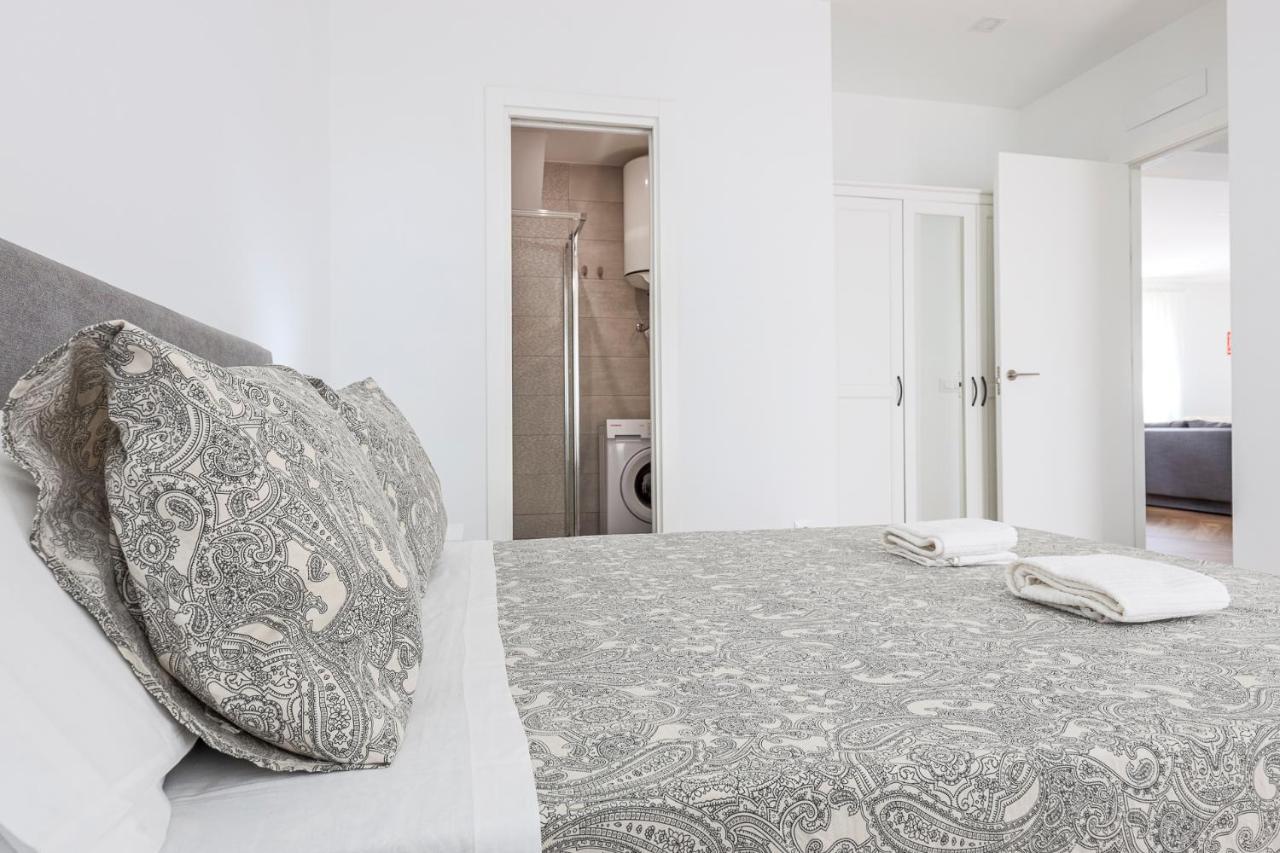 Apartamento Algaba aral Alto y bajo Alcala del Rio Exterior foto